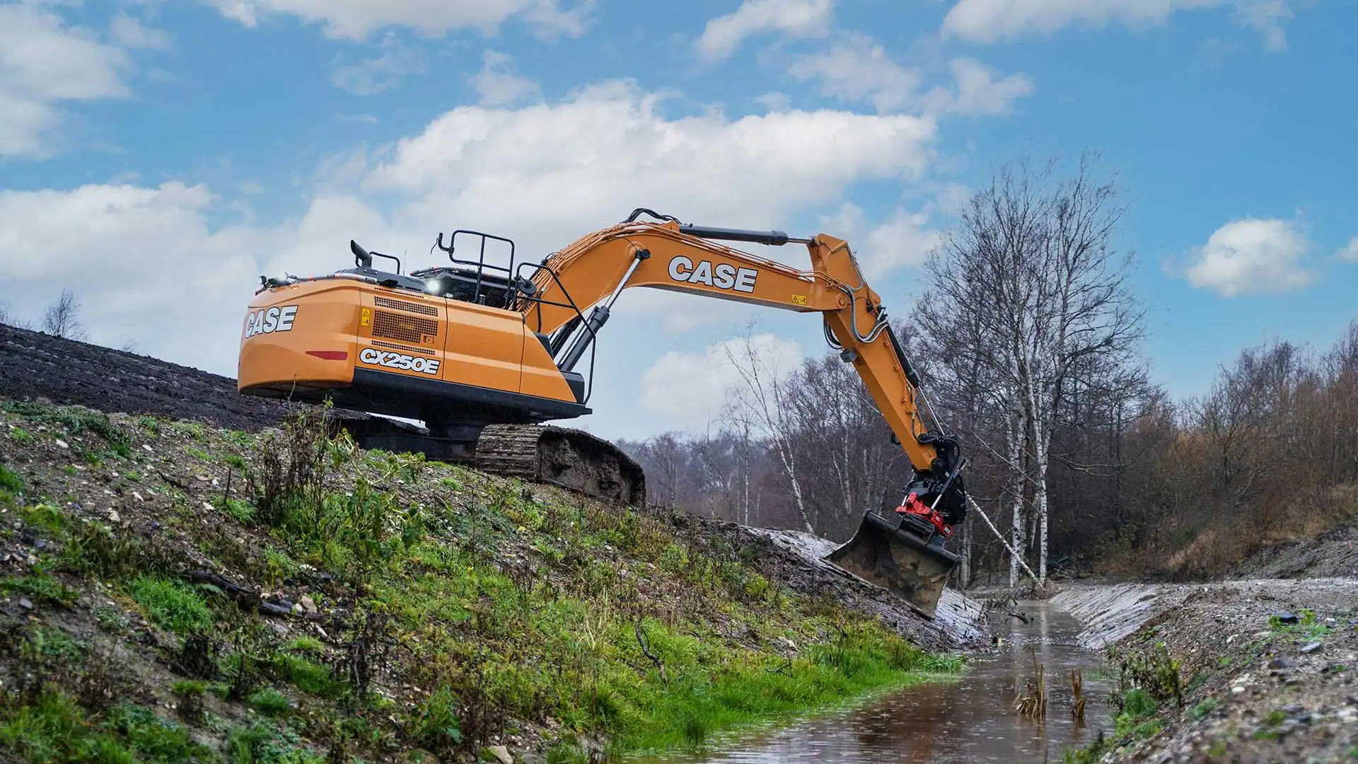 e-series-crawler-excavators-cx250e